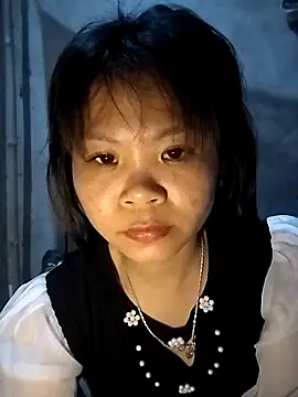 LinhNa999 online show from 02-15-26, 12:14