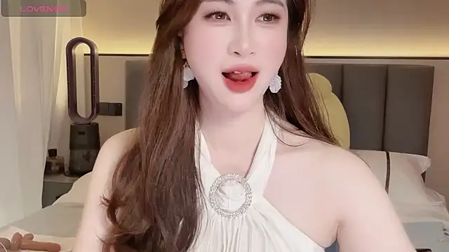 wuyueaini online show from 04-27-26, 06:33