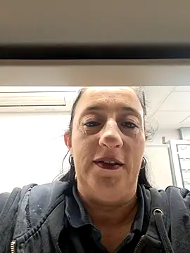 Snapshot of monella821 chatting on 12-04-25, 04:27 monella821 online show from 12-04-25, 04:27