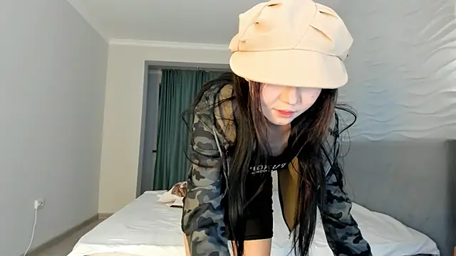 Snapshot of kawai_mai chatting on 11-25-25, 04:18 kawai mai online show from 11-25-25, 04:18