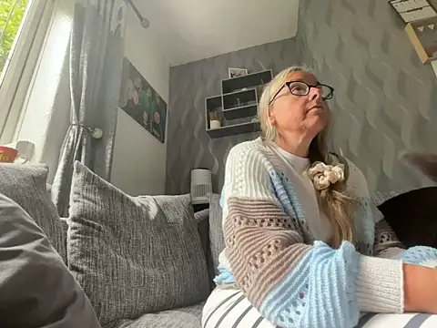 Anastasia-BlondeXX online show from 05-19-26, 10:21