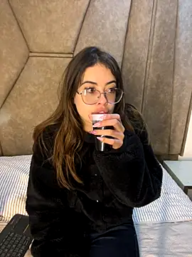 Isabela Colins online show from 09-09-25, 12:59