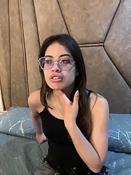 Isabela Colins online show from 09-12-25, 12:49