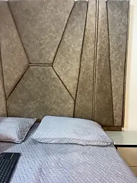 Isabela Colins online show from 11-04-25, 12:26