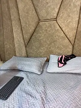 Isabela Colins online show from 11-05-25, 12:05