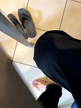 Snapshot of Manu97k chatting on 10-02-25, 08:10 Manu97k online show from 10-02-25, 08:10