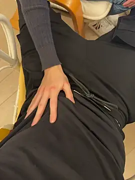 Snapshot of Manu97k chatting on 10-31-25, 09:38 Manu97k online show from 10-31-25, 09:38