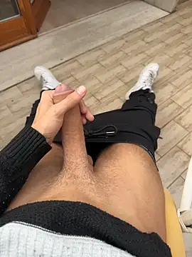 Snapshot of Manu97k chatting on 11-01-25, 09:44 Manu97k online show from 11-01-25, 09:44