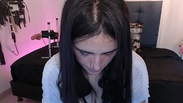 Snapshot of elowen_halley1 chatting on 09-16-25, 06:53 elowen halley1 online show from 09-16-25, 06:53