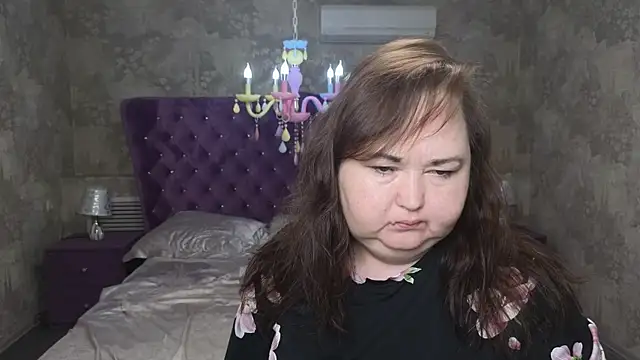 Eloisa Eliot online show from 11-18-25, 05:39