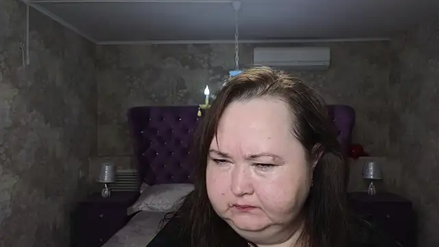 Eloisa Eliot online show from 11-24-25, 03:01