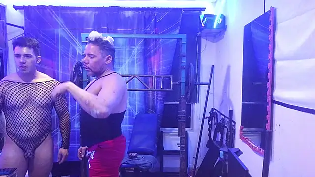 Snapshot of Liam_forest_ chatting on 11-21-25, 02:43 Liam forest online show from 11-21-25, 02:43