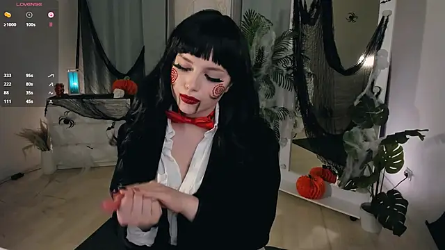 Snapshot of GabiMeshuggah chatting on 10-30-25, 08:42 GabiMeshuggah online show from 10-30-25, 08:42