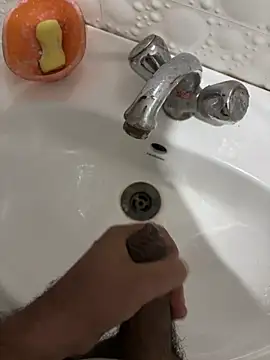 Snapshot of Hotguyforfun chatting on 10-06-25, 12:02 Hotguyforfun online show from 10-06-25, 12:02