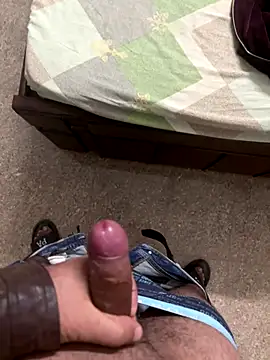 Snapshot of Hotguyforfun chatting on 12-04-25, 12:14 Hotguyforfun online show from 12-04-25, 12:14