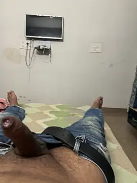 Snapshot of Hotguyforfun chatting on 12-05-25, 12:14 Hotguyforfun online show from 12-05-25, 12:14