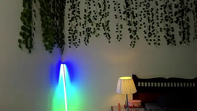 Snapshot of Ariana_Spring chatting on 10-17-25, 03:31 Ariana Spring online show from 10-17-25, 03:31