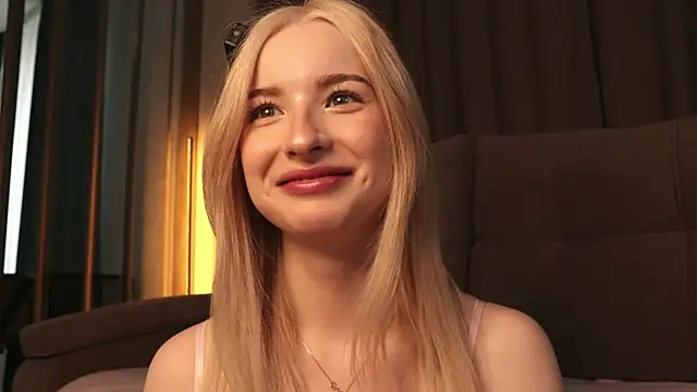 Nana Wilson online show from 04-14-26, 04:18