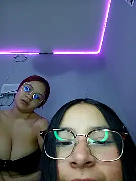 Snapshot of Anne_Mia chatting on 10-31-25, 09:21 Anne Mia online show from 10-31-25, 09:21