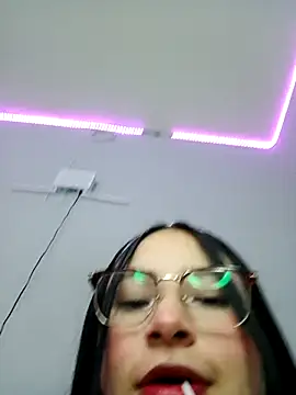 Snapshot of Anne_Mia chatting on 12-19-25, 09:38 Anne Mia online show from 12-19-25, 09:38