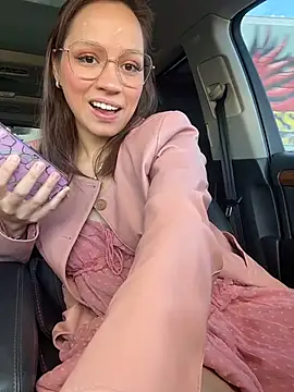 Snapshot of Mrs_MrLove chatting on 11-17-25, 05:30 Mrs MrLove online show from 11-17-25, 05:30