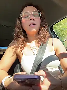 Snapshot of Mrs_MrLove chatting on 12-16-25, 07:52 Mrs MrLove online show from 12-16-25, 07:52