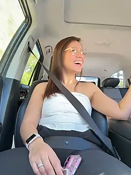 Snapshot of Mrs_MrLove chatting on 01-05-26, 06:44 Mrs MrLove online show from 01-05-26, 06:44