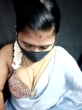 Snapshot of Tamil_Lotus chatting on 09-24-25, 06:11 Tamil Lotus online show from 09-24-25, 06:11