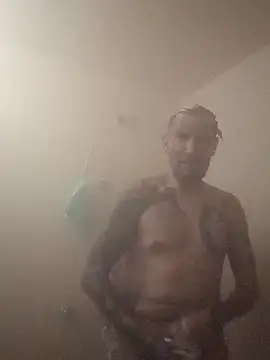 Snapshot of destroassbig2 chatting on 03-13-26, 03:18 destroassbig2 online show from 03-13-26, 03:18