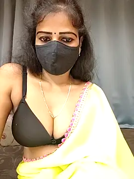 Snapshot of Misss-julli chatting on 09-21-25, 05:36 Misss-julli online show from 09-21-25, 05:36