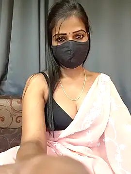 Snapshot of Misss-julli chatting on 10-11-25, 04:38 Misss-julli online show from 10-11-25, 04:38