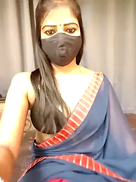 Snapshot of Misss-julli chatting on 12-19-25, 11:23 Misss-julli online show from 12-19-25, 11:23