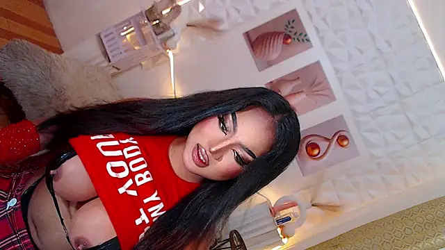 Snapshot of Lilly-lou chatting on 05-01-26, 05:56 Lilly-lou online show from 05-01-26, 05:56