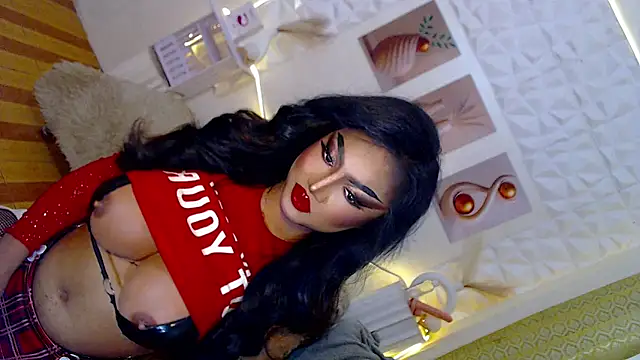 Snapshot of Lilly-lou chatting on 05-02-26, 09:03 Lilly-lou online show from 05-02-26, 09:03