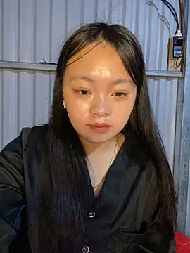 Julia-Elsa online show from 10-12-25, 05:23