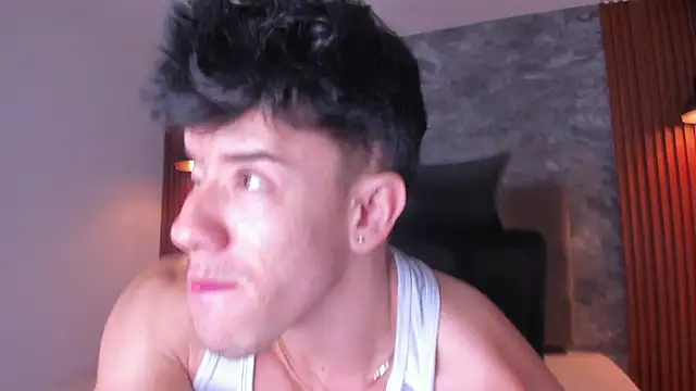 Snapshot of MaxCooper1 chatting on 09-10-25, 07:47 MaxCooper1 online show from 09-10-25, 07:47
