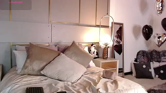 Snapshot of Lina_Montclair chatting on 10-10-25, 10:20 Lina Montclair online show from 10-10-25, 10:20