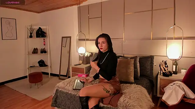 Lina Montclair online show from 01-14-26, 06:24