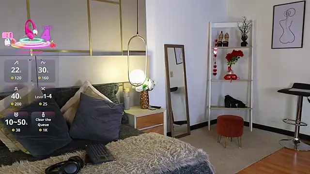 Lina Montclair online show from 03-26-26, 07:30