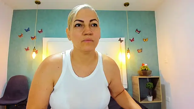 Snapshot of Heidy_milf chatting on 09-26-25, 08:02 Heidy milf online show from 09-26-25, 08:02