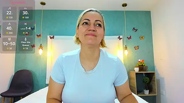 Snapshot of Heidy_milf chatting on 10-17-25, 08:33 Heidy milf online show from 10-17-25, 08:33