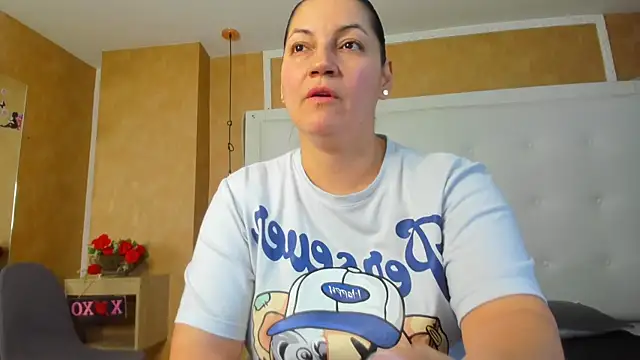 Snapshot of Heidy_milf chatting on 07-13-26, 08:33 Heidy milf online show from 07-13-26, 08:33