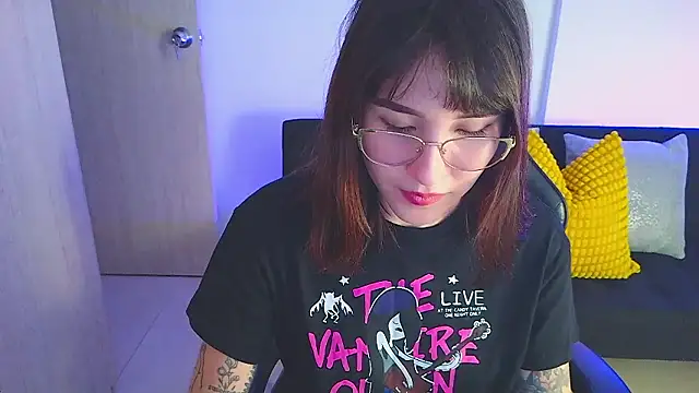 Snapshot of Yulienneg chatting on 02-01-26, 01:04 Yulienneg online show from 02-01-26, 01:04