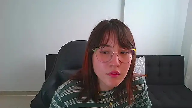 Snapshot of Yulienneg chatting on 03-09-26, 08:24 Yulienneg online show from 03-09-26, 08:24