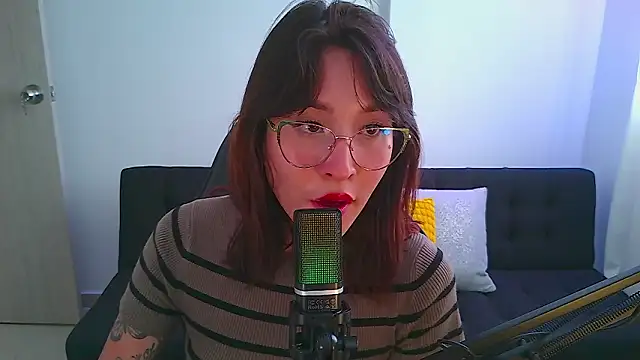 Snapshot of Yulienneg chatting on 03-14-26, 10:15 Yulienneg online show from 03-14-26, 10:15