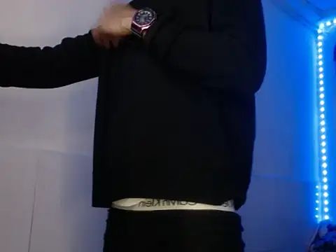 Snapshot of Sexy_hotlatin25 chatting on 10-12-25, 05:39 Sexy hotlatin25 online show from 10-12-25, 05:39