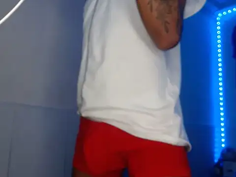 Snapshot of Sexy_hotlatin25 chatting on 10-25-25, 06:02 Sexy hotlatin25 online show from 10-25-25, 06:02