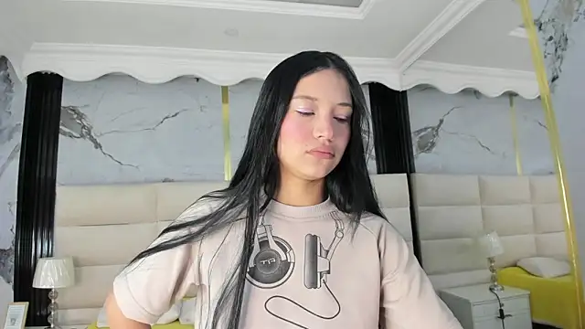 Sophie Calloway online show from 04-13-26, 02:44