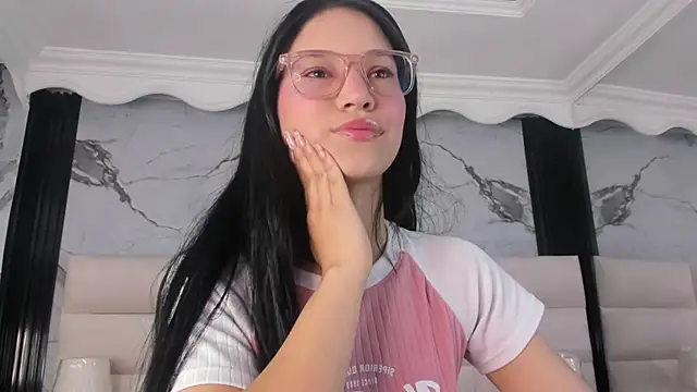 Sophie Calloway online show from 04-24-26, 01:35