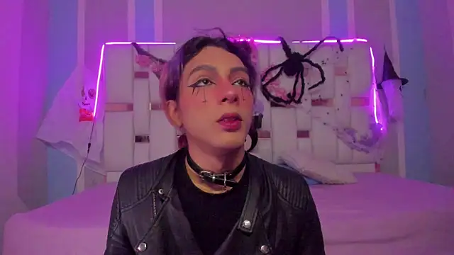 Snapshot of MilkWhore1 chatting on 10-29-25, 08:21 MilkWhore1 online show from 10-29-25, 08:21